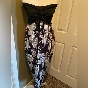 Black and White Leaf Print Women's Summer dress or cover up